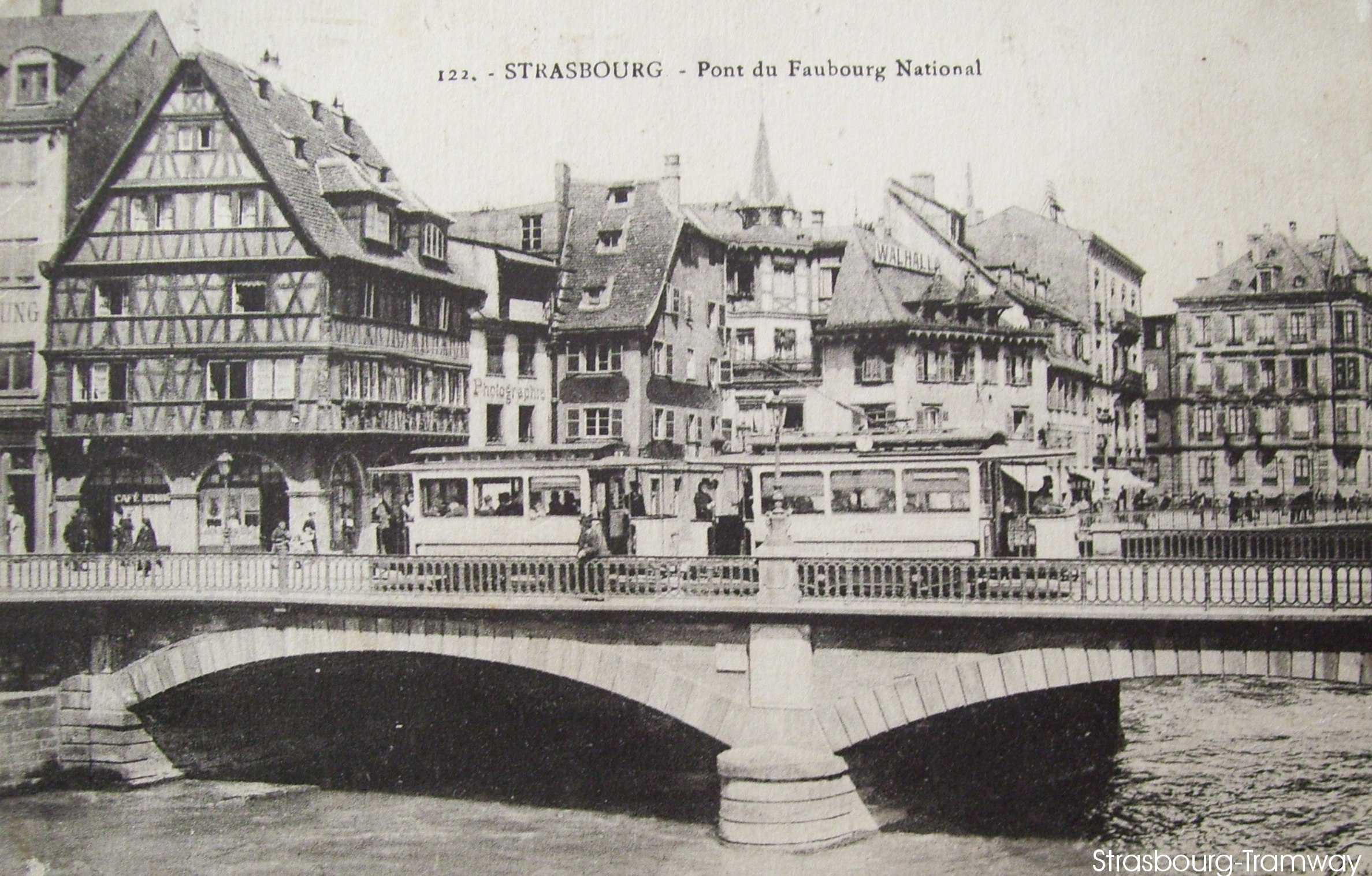 Motrice n�124 de la ligne 7 (Koenigshoffen-Bischheim), vue sur le Pont National vers 1910.